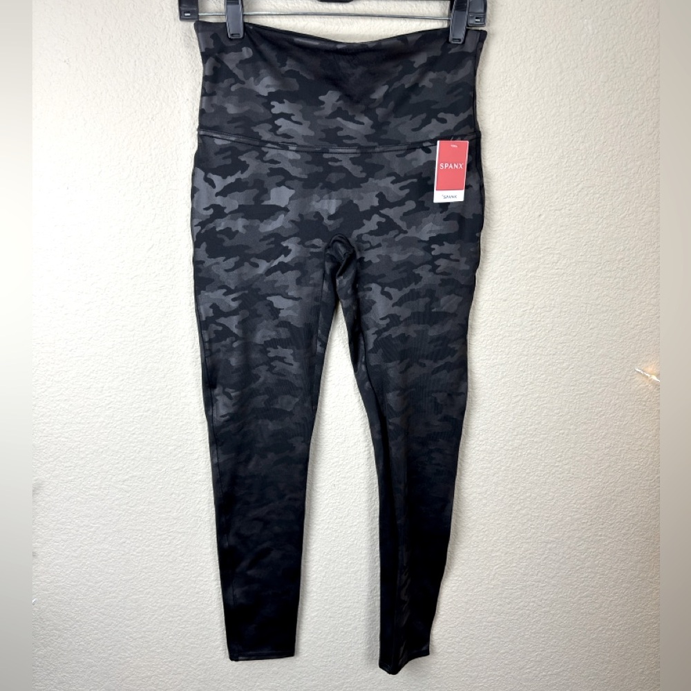 NWT SPANX Faux Leather Camo High Waist Leggings Tights $110
